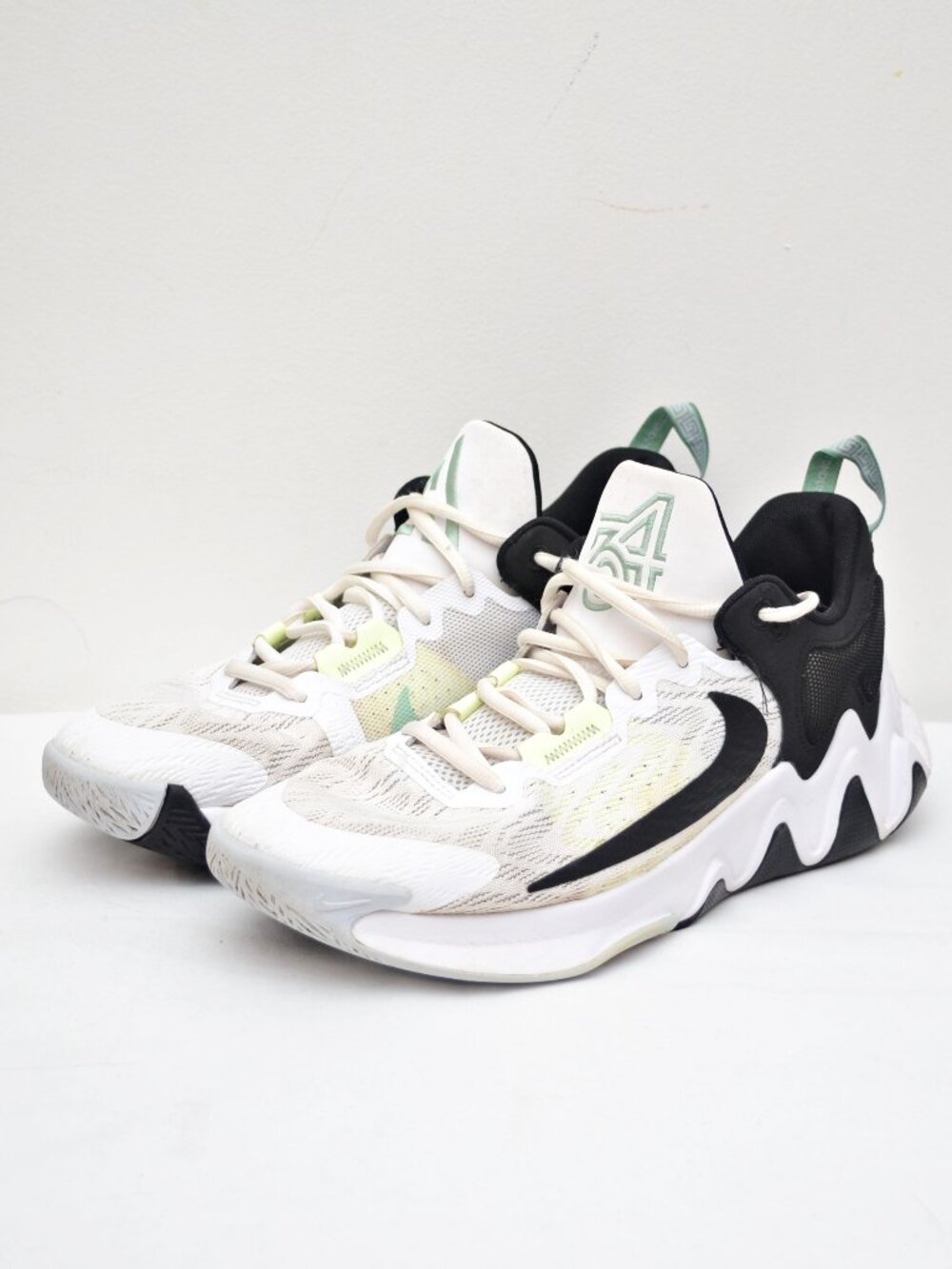 Nike Giannis Immortality 2 White/Black/Barely Volt Size 9 Pre Owned